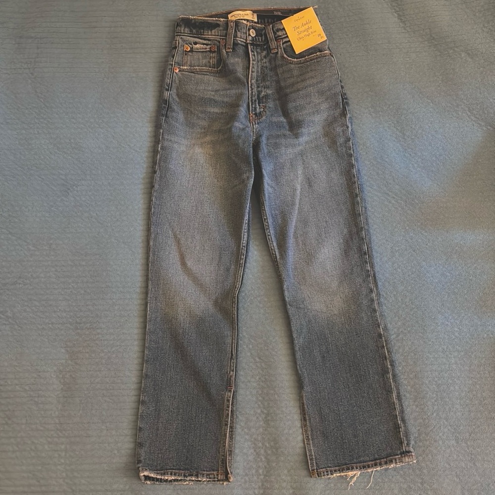 A&F Curve Love ankle straight jean